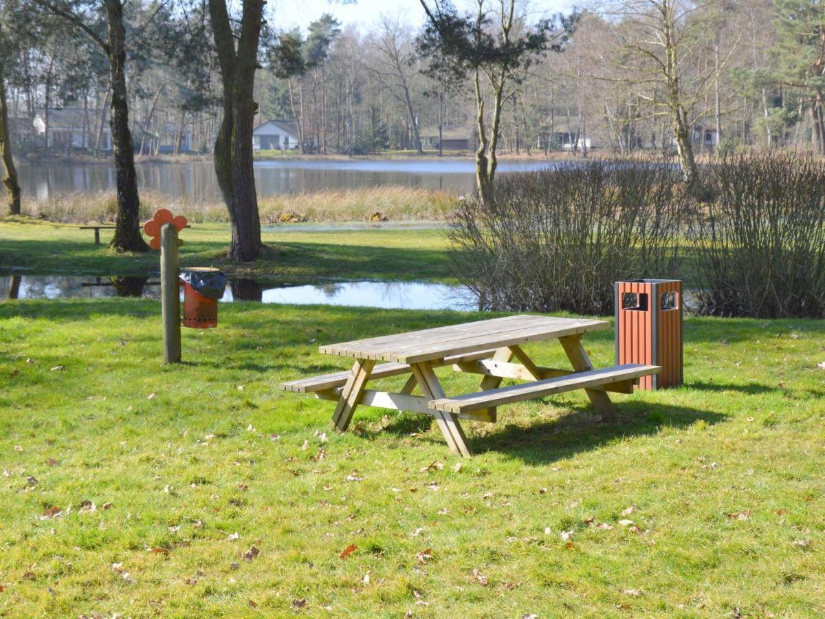 Lovely Holiday Home In Limburg Amid Lush Forest Stramproy ภายนอก รูปภาพ